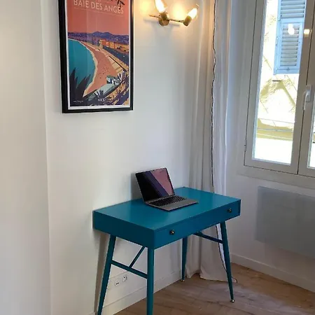 Old Town Renovated 2br Near Beaches & Cours Saleya ニース