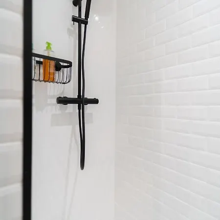 Old Town Renovated 2br Near Beaches & Cours Saleya アパート *
