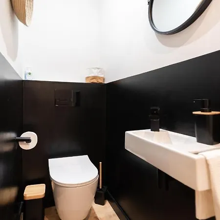 Old Town Renovated 2br Near Beaches & Cours Saleya Νίκαια