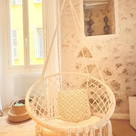 Old Town Renovated 2br Near Beaches & Cours Saleya アパート ニース
