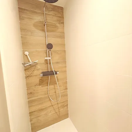 Old Town Renovated 2br Near Beaches & Cours Saleya アパート *